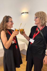 Stabuebergabe_Angela Mueller_Esther Moser Höhn