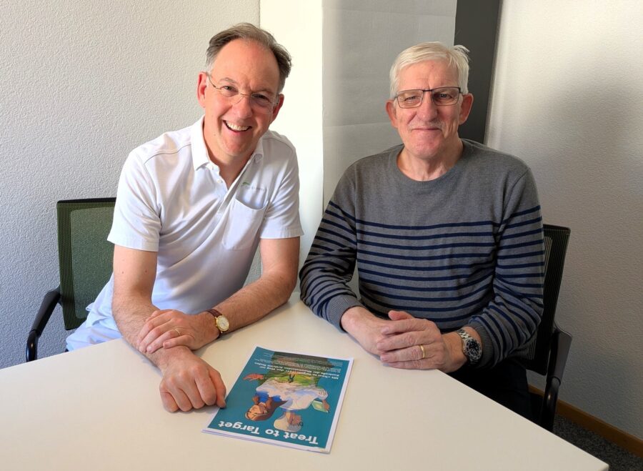 Prof Dr med Daniel Aeberli links und Michael Zander Rheumabetroffener rechts